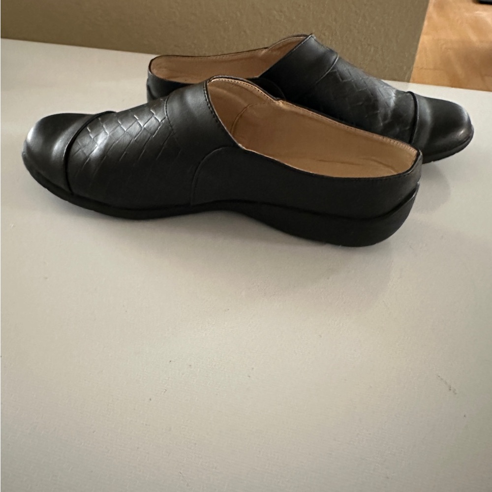 Classique Comfort Mule - Picture 6 of 11
